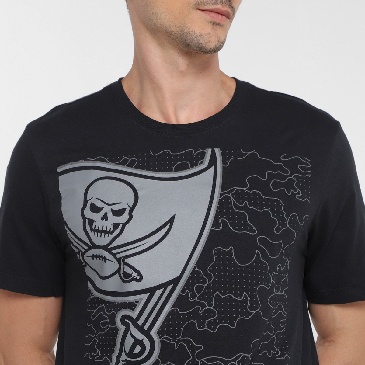 Camiseta Nike NFL Tampa Bay Buccaneers Reflective Essential Masculina - Tam: P - 2