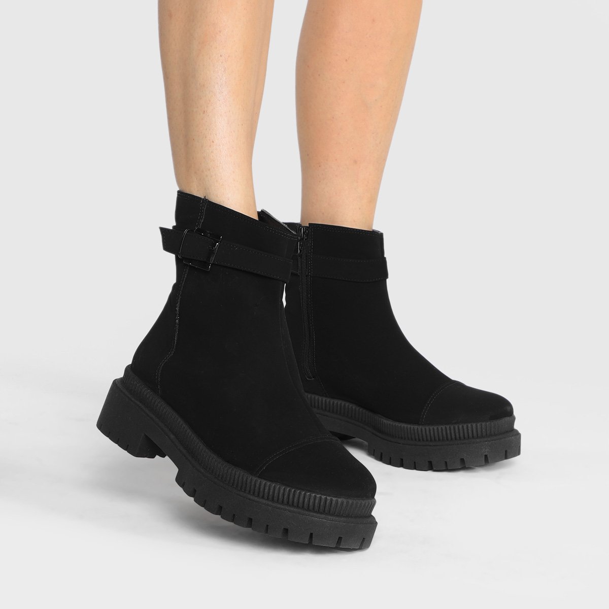 Bota Cano Curto Griffe Fivela Camurça Tratorada Feminina - Tam: 35 - 1
