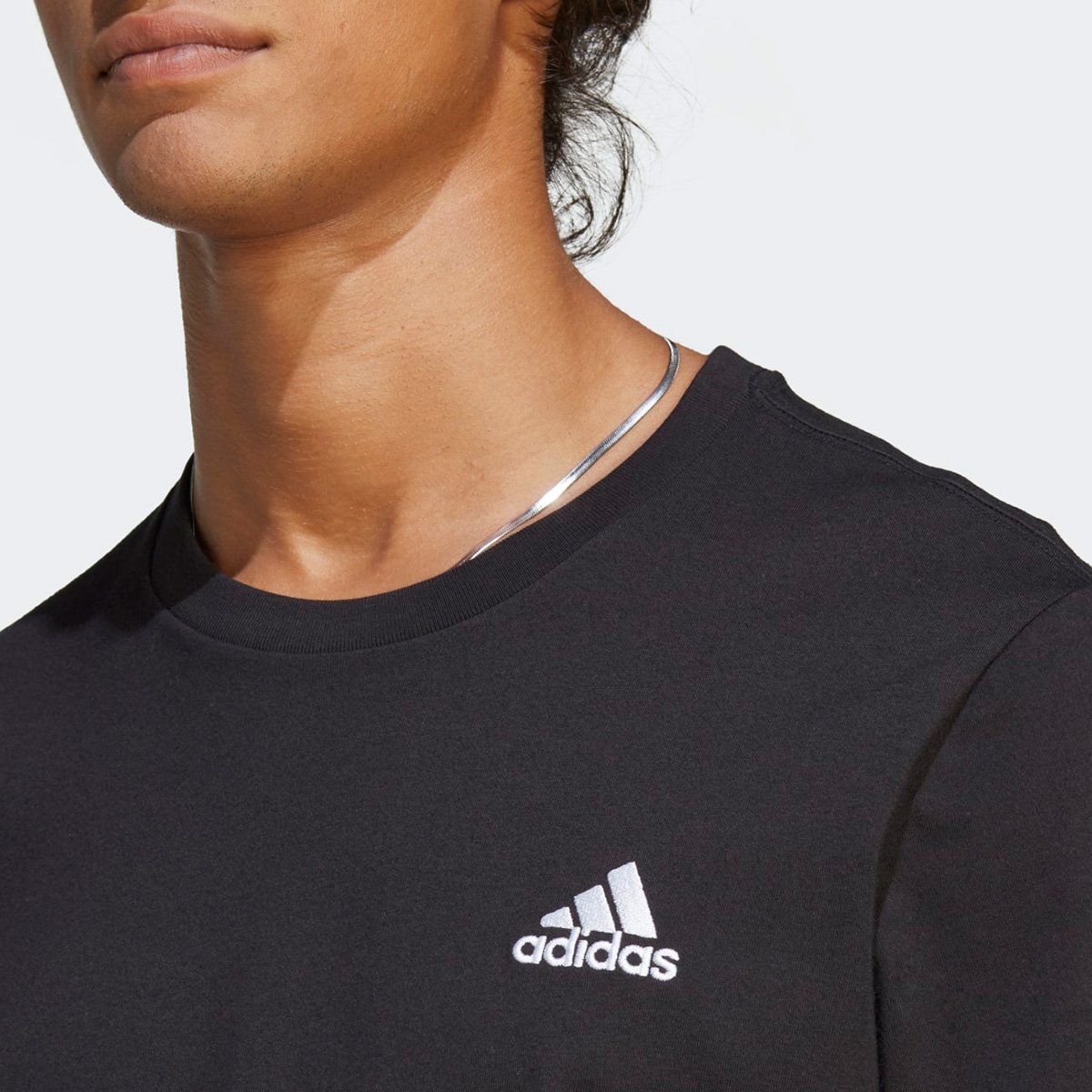 Camiseta Adidas Pequeno Logo Bordado Masculina - Tam: M - 2