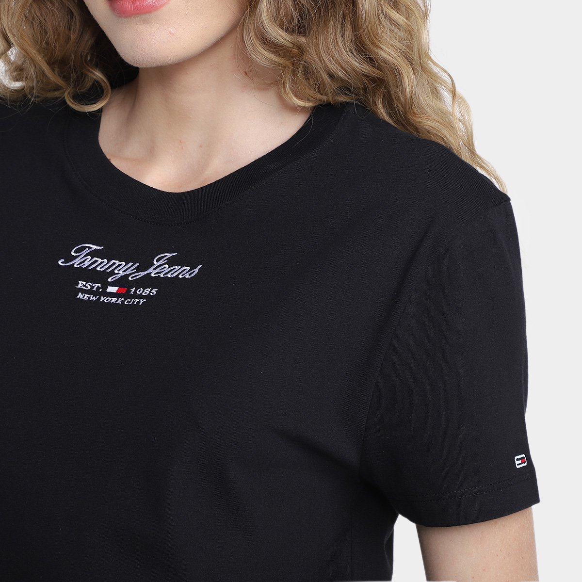 Camiseta Tommy Jeans Classics Essential Logo 2+ Feminina - Tam: M - 2