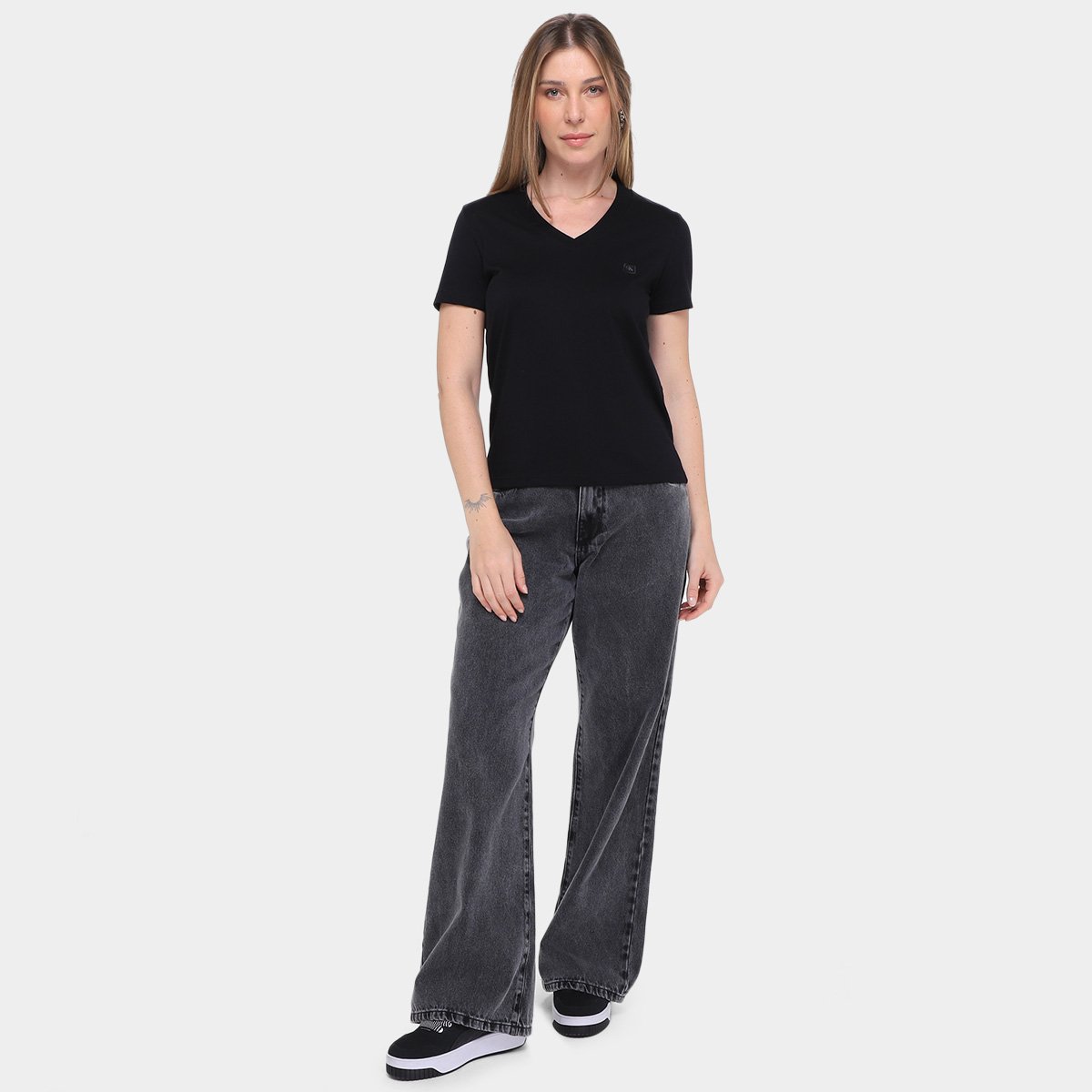 Camiseta Calvin Klein Egípicio Patch V Feminina - Tam: M - 3