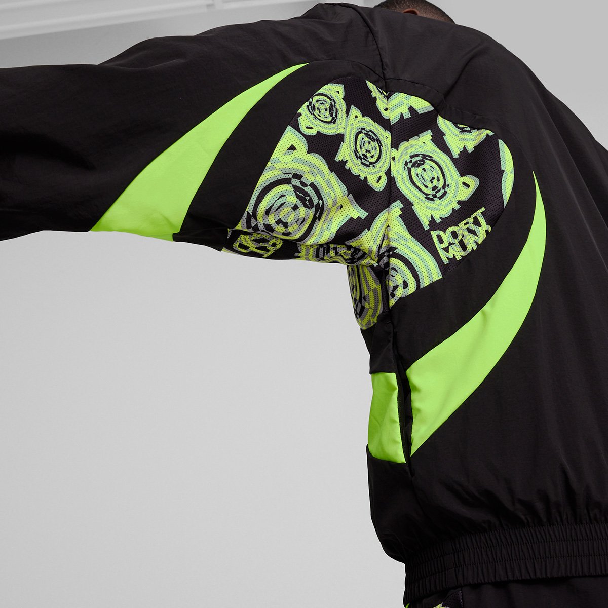 Jaqueta Borussia Dortmund 24/25 Puma Masculina - Tam: P - 3