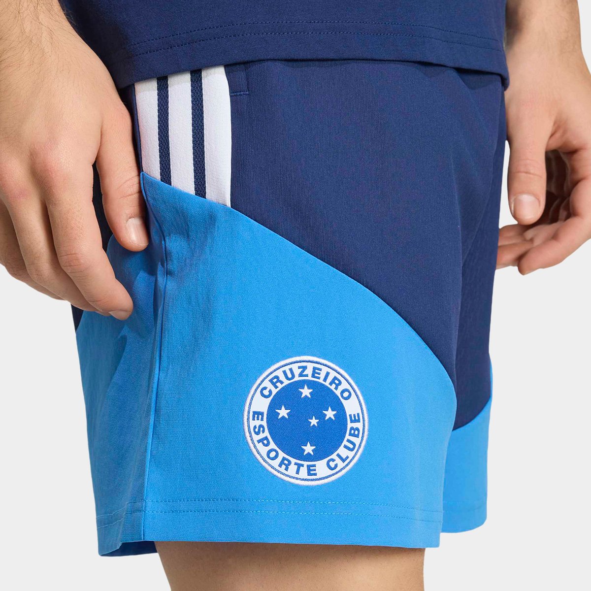 Shorts Cruzeiro 26/27 Viagem Adidas Masculino - Tam: P - 4