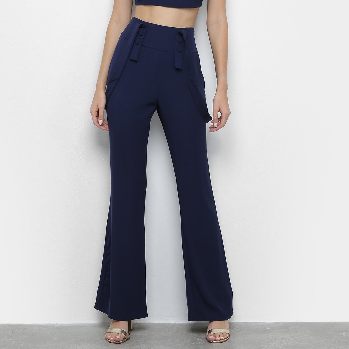 calça pantalona com suspensorio