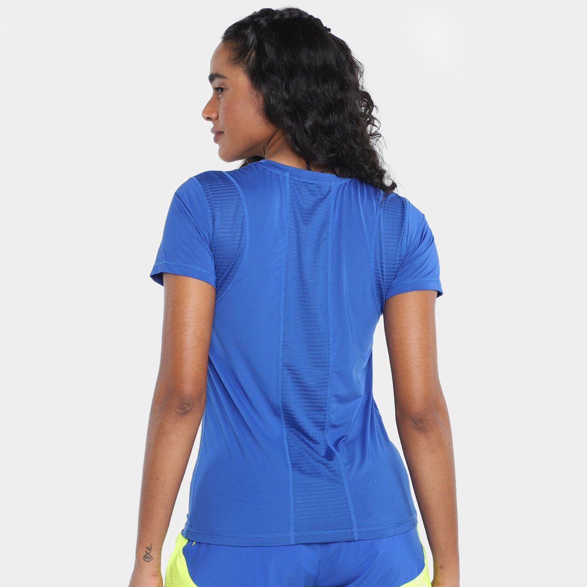 Camiseta Olympikus Recortes Feminina - Tam: GG - 1