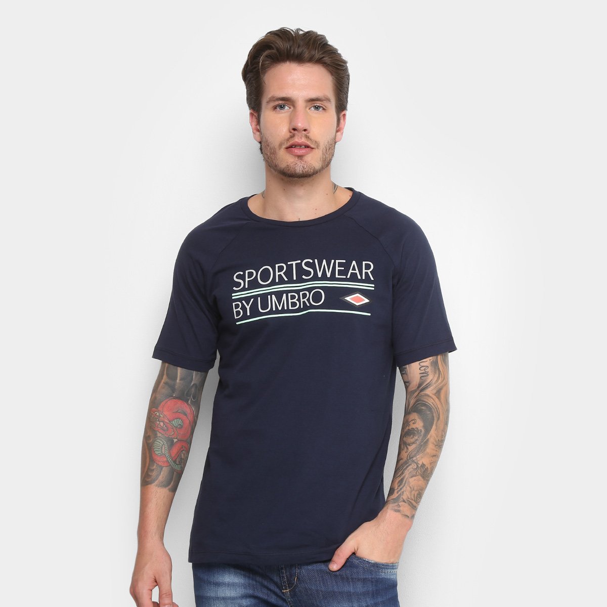 Camiseta Umbro Clássica Masculina