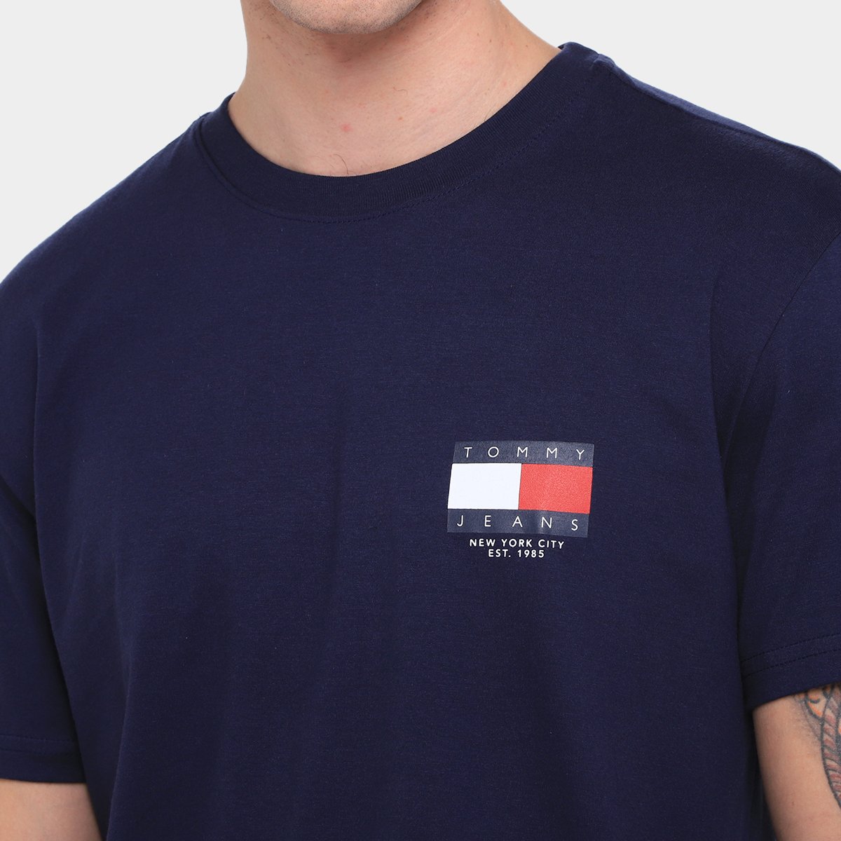 Camiseta Tommy Jeans Chest Masculina - Tam: P - 2