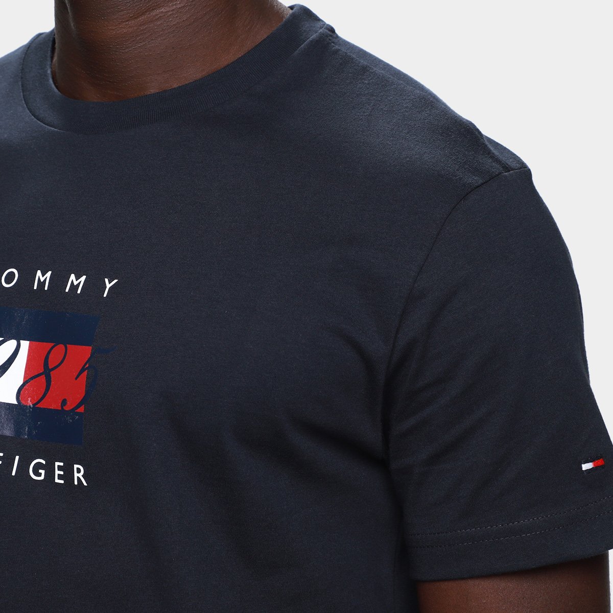 Camiseta Tommy Hilfige Linear Flag Graphic Masculina - Tam: M - 2