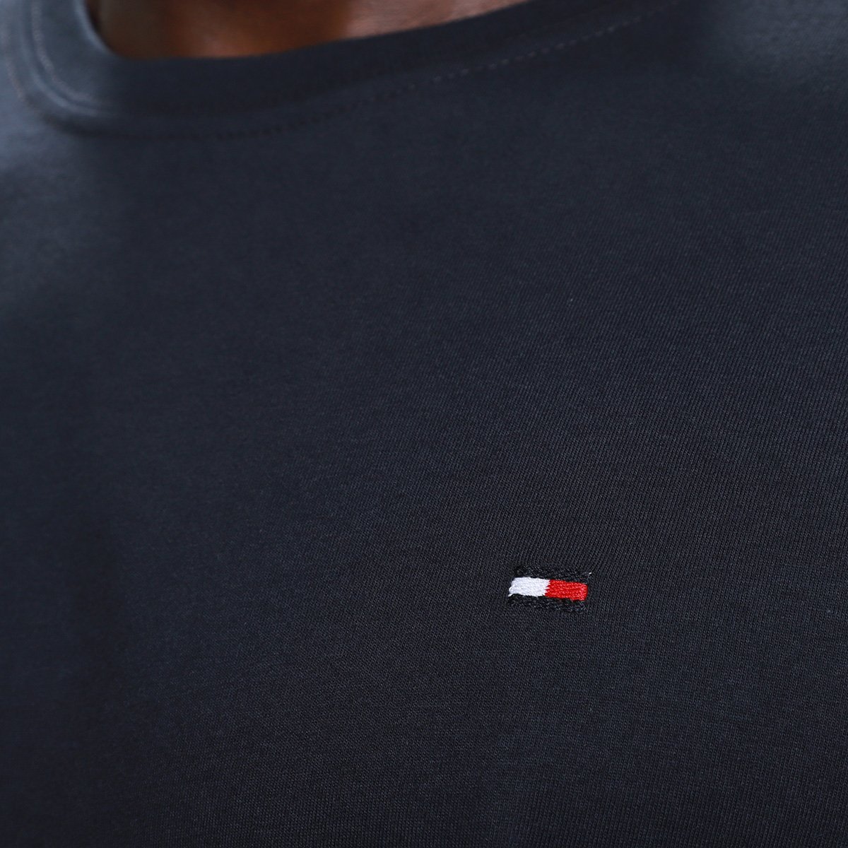 Camiseta Tommy Hilfiger Essential Masculina - Tam: P - 2
