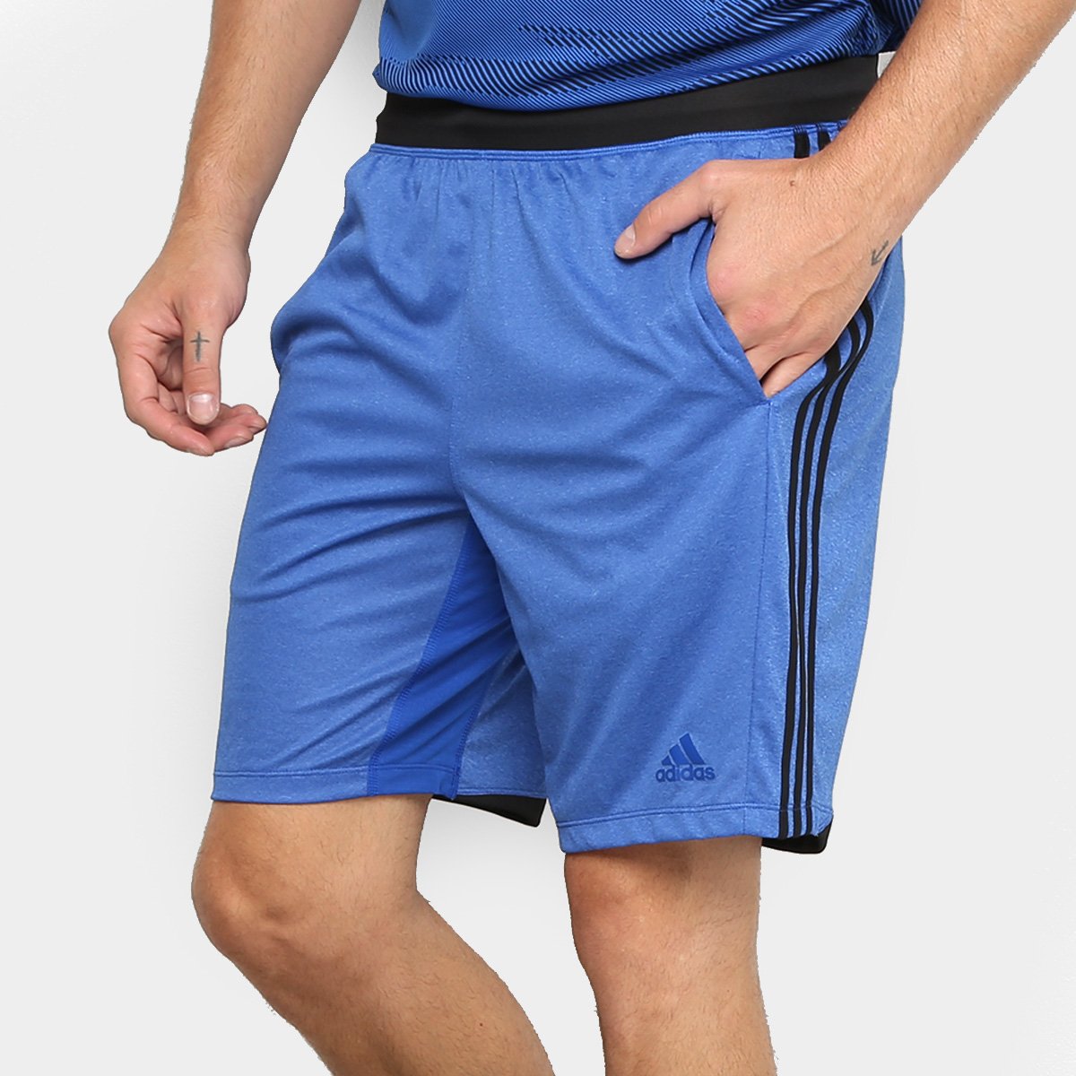 pantalón y blusa pegados