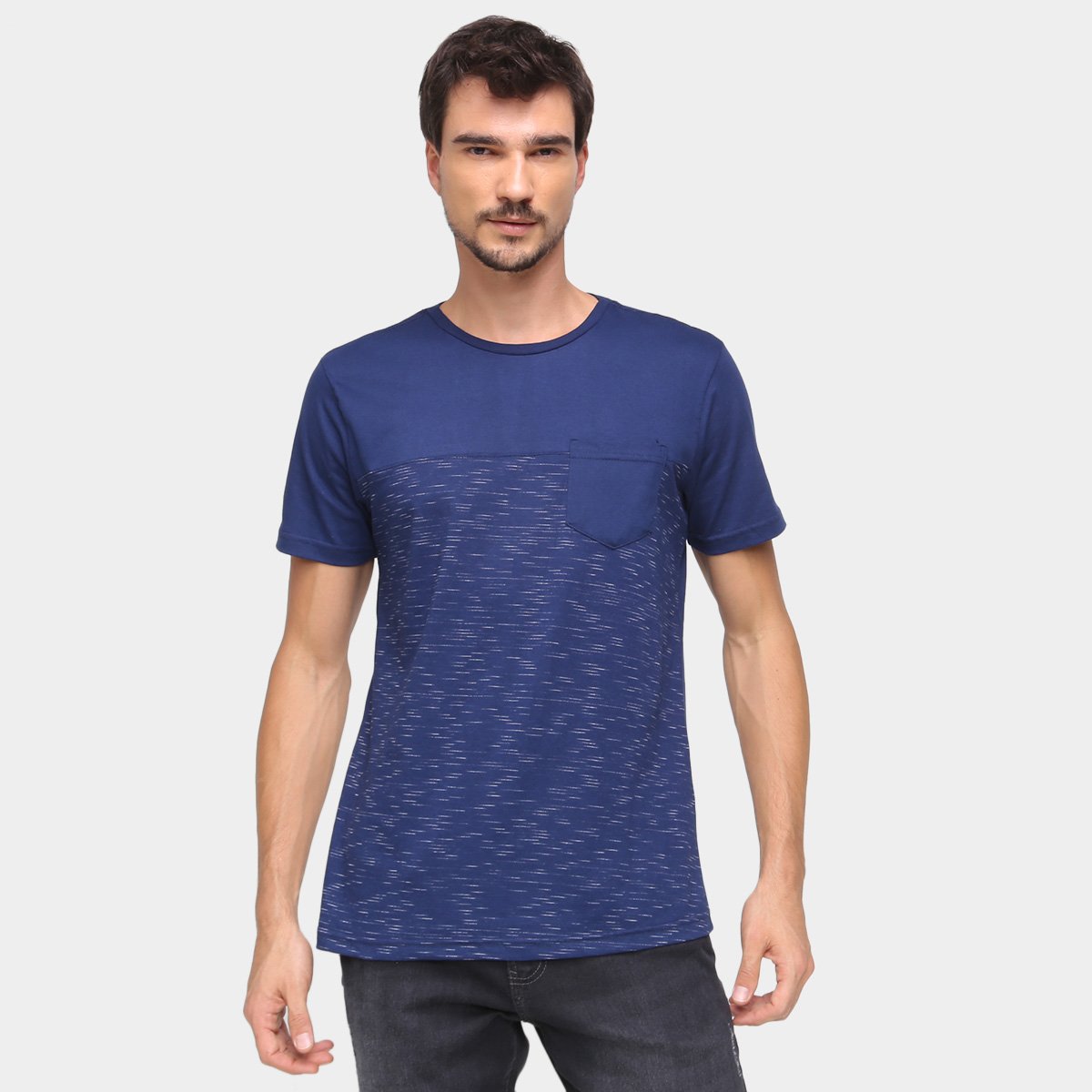Camiseta Three Hands Com Bolso Masculina
