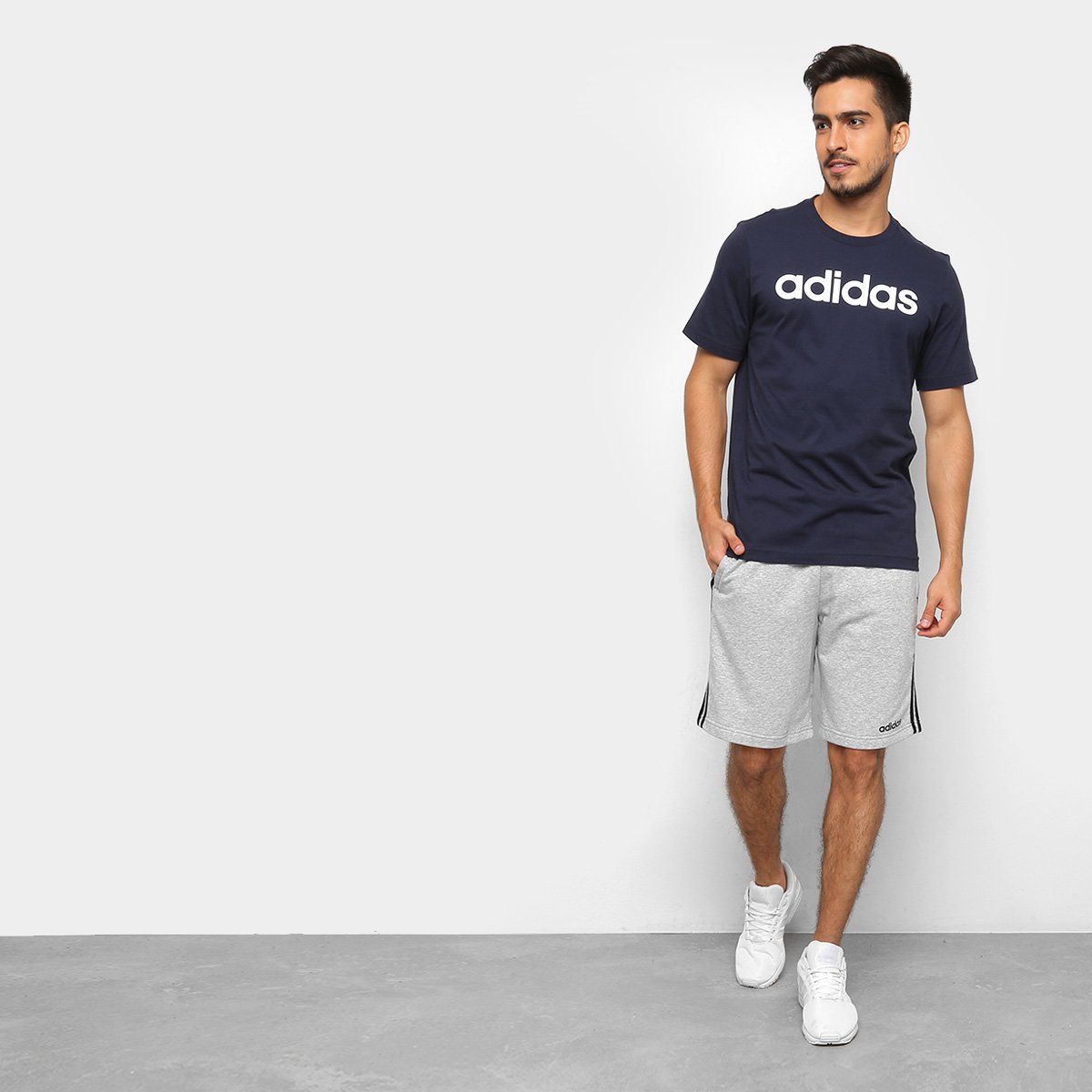 camiseta essentials linear