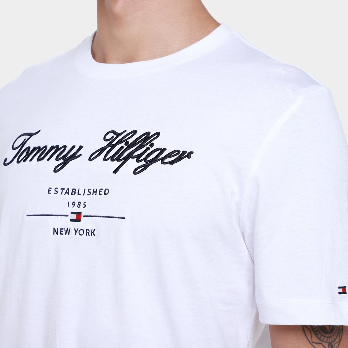Camiseta Tommy Hilfiger Script Logo Masculina - Tam: P - 2