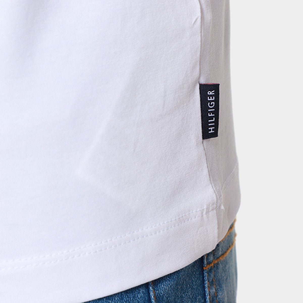 Camiseta Tommy Hilfiger Graphic Masculina - Tam: P - 3