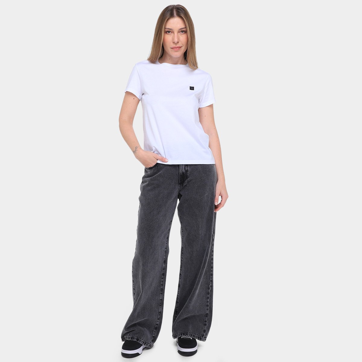 Camiseta Calvin Klein Egípicio Patch Feminina - Tam: M - 3