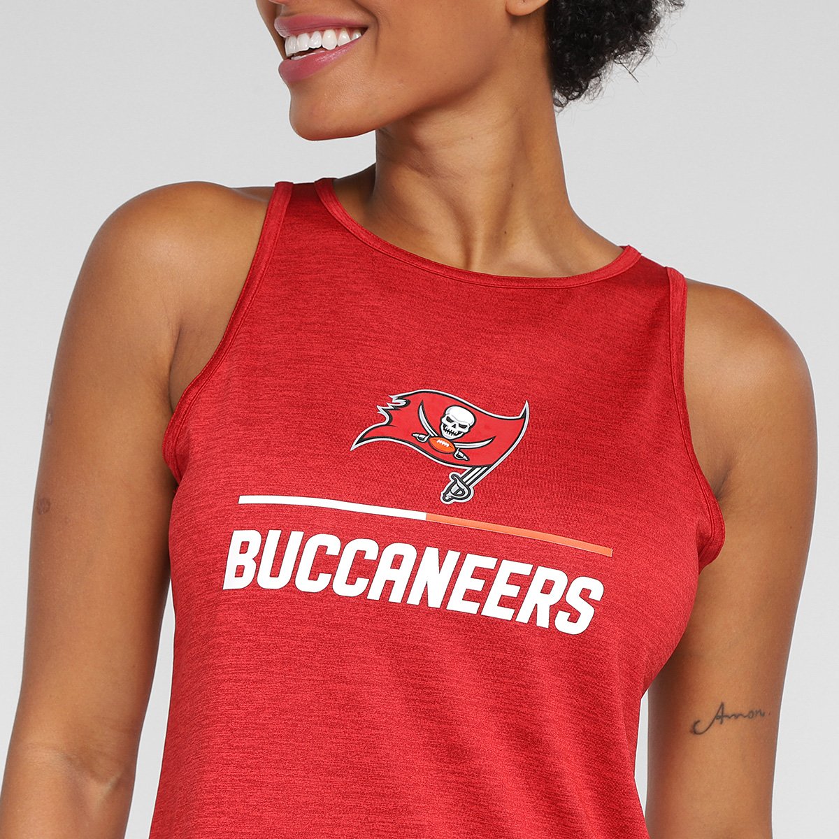 Regata NFL Tampa Bay Buccaneers Nike Drop 2 Dri Fit Feminina - Tam: P - 2