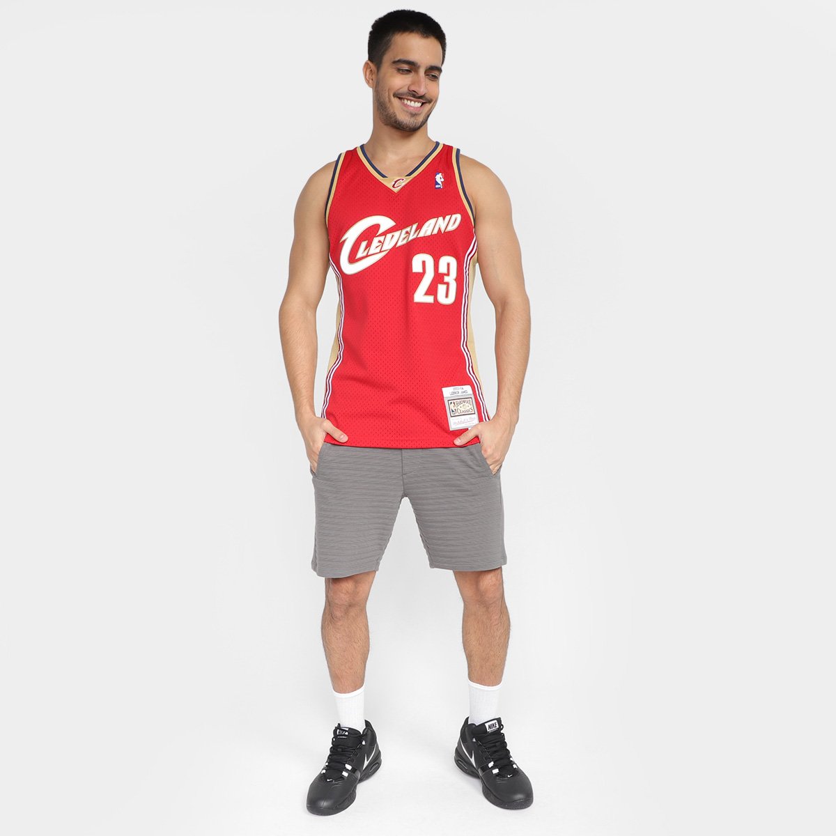 Regata Cleveland Cavaliers Lebron James Mitchell & Ness Road Masculina - Tam: G - 3