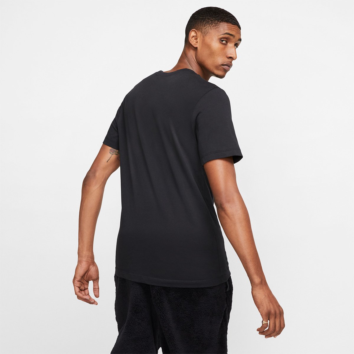 Camiseta Nike Sportswear Club Masculina - Tam: P - 2