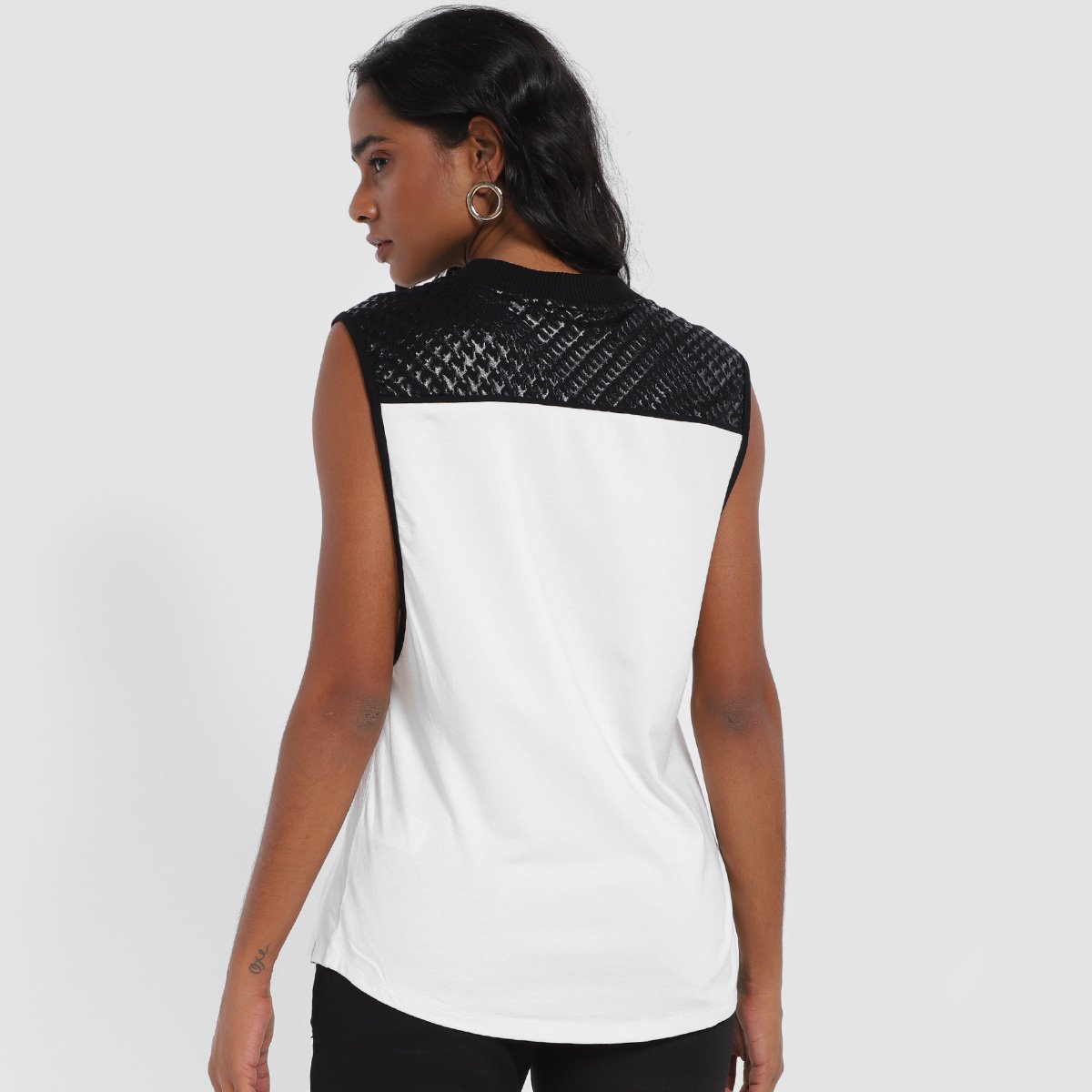 Regata Morena Rosa Cavada c/ Top Feminina - Tam: G - 1