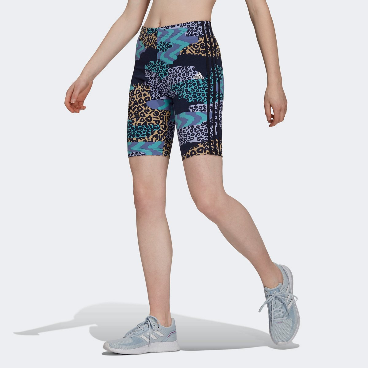 Short Adidas Farm Feminino