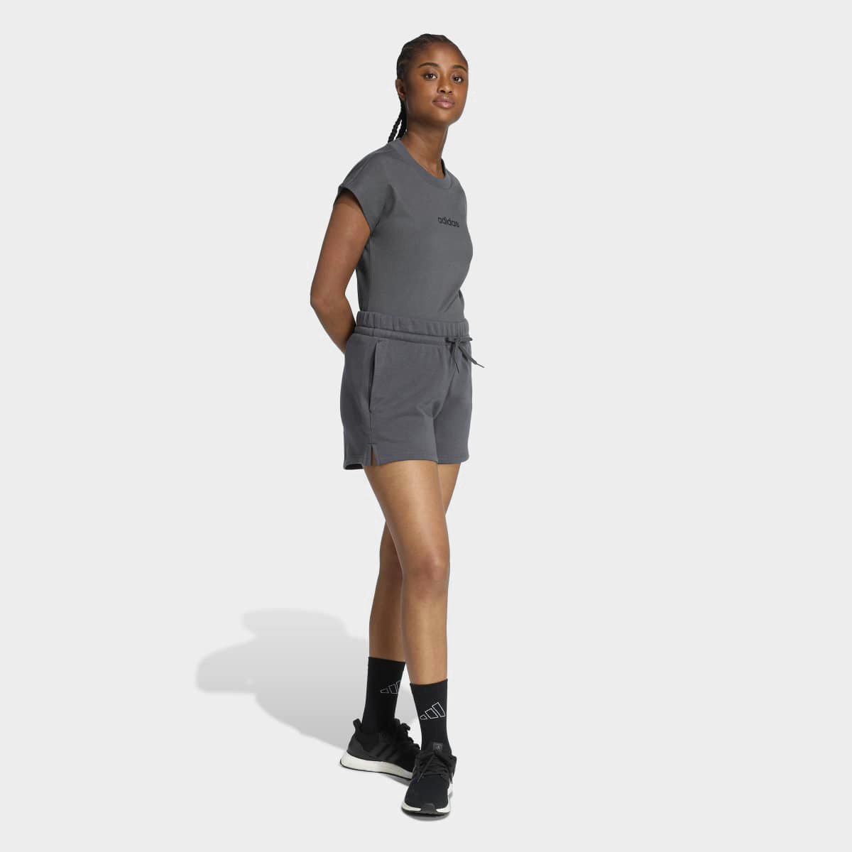 Camiseta Adidas Logo Linear Feminina - Tam: P - 4
