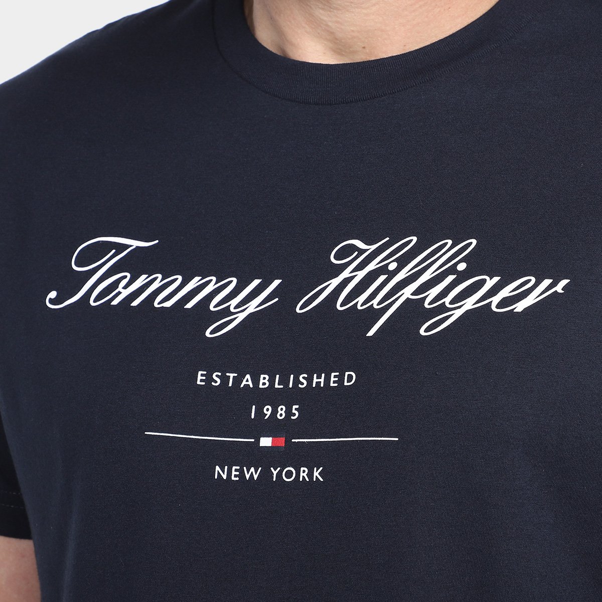 Camiseta Tommy Hilfiger Script Logo Masculina - Tam: M - 2