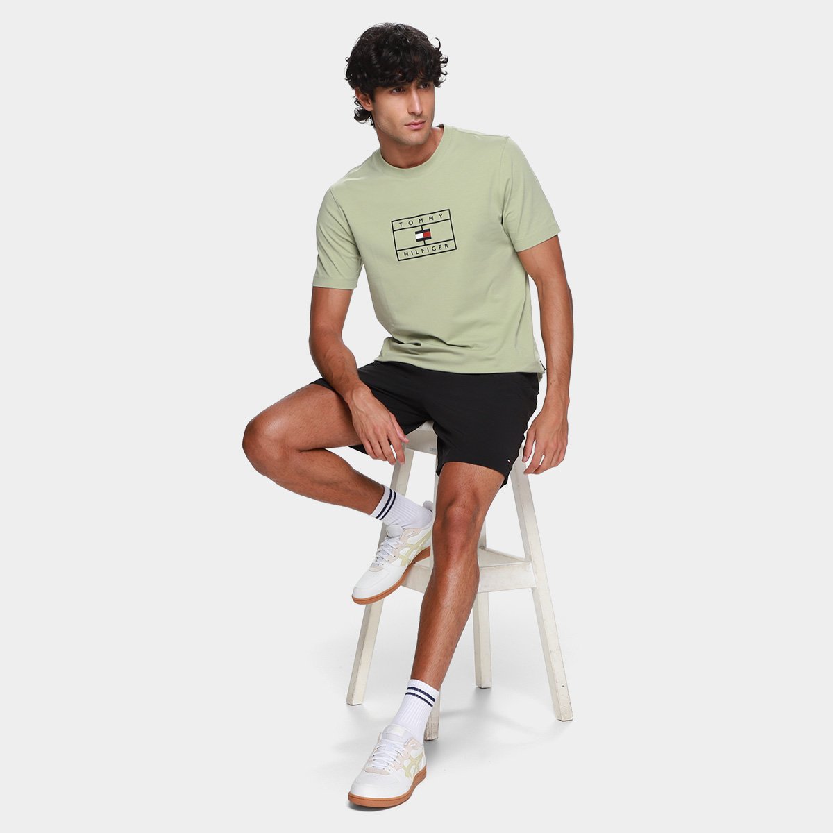 Camiseta Tommy Hilfiger Graphic Masculina - Tam: P - 3