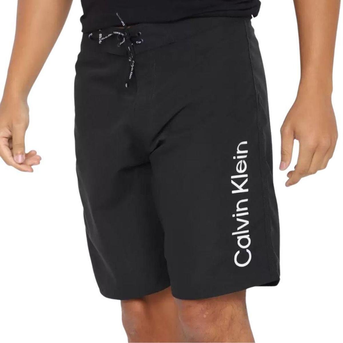 Bermuda Calvin Klein Swimwear Estampada Na Vertical Masculina Menor preço em Bermuda Calvin Klein Swimwear Estampada Na Vertical Masculina