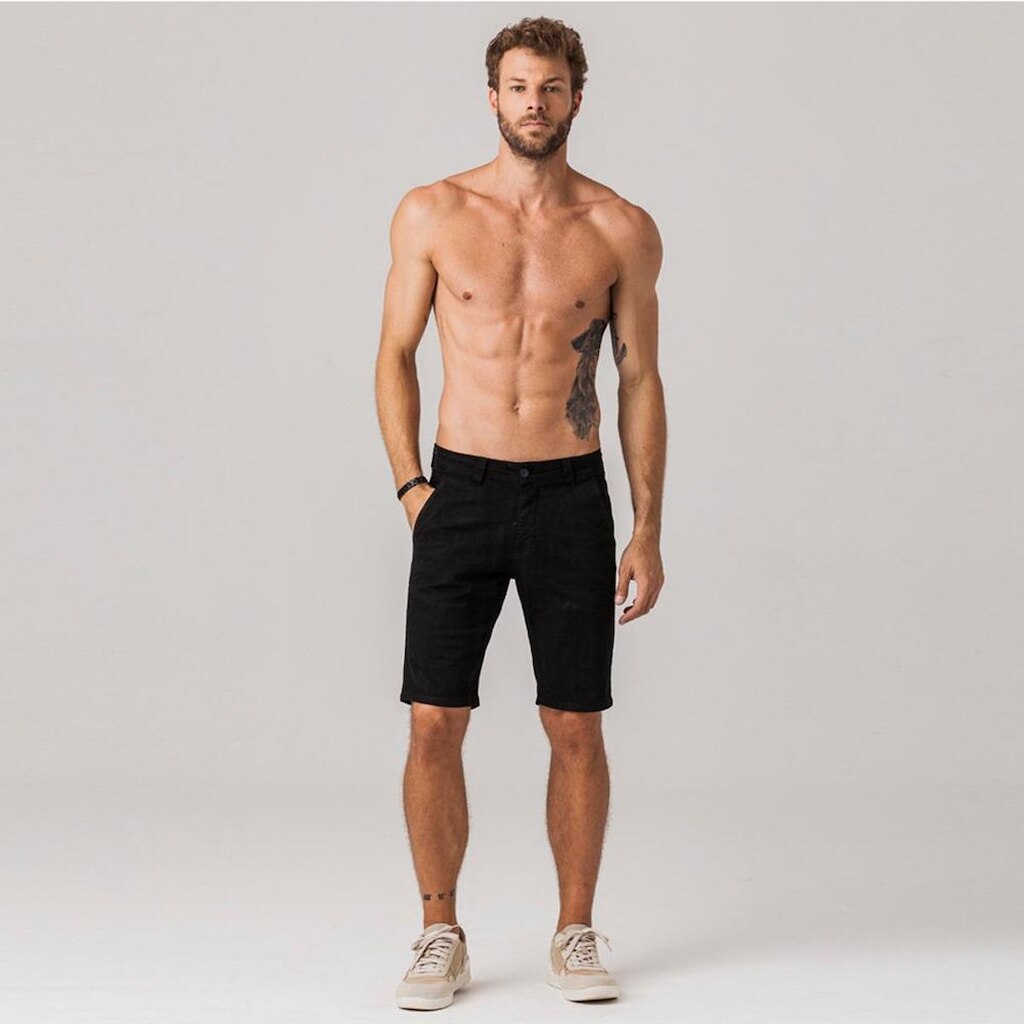 Bermuda Chino Preta Masculina Sarja Rock e Soda