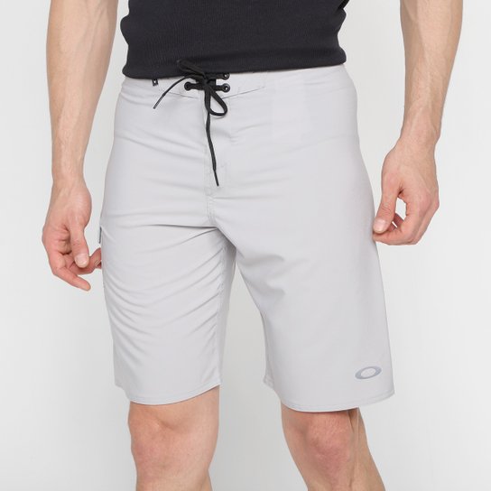 Bermuda de Água Oakley Mod Kana 21 2.0 Masculina - Cinza Claro é ruim? Bermuda de Água Oakley Mod Kana 21 2.0 Masculina - Cinza Claro é boa?