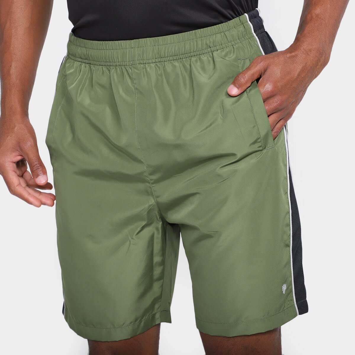 Bermuda Gonew 7" Recorte Lateral Masculina Menor preço em Bermuda Gonew 7" Recorte Lateral Masculina