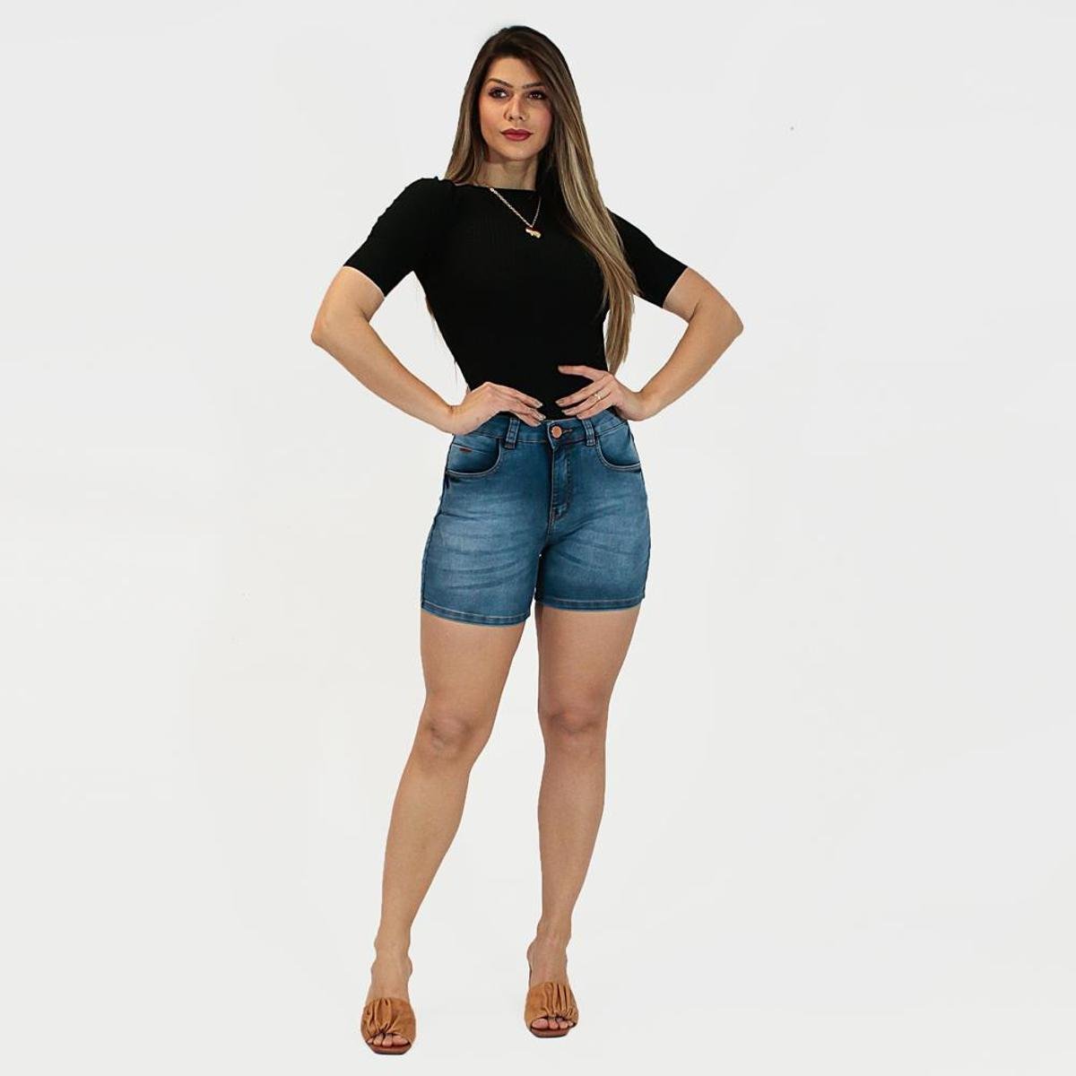 shorts largo na coxa