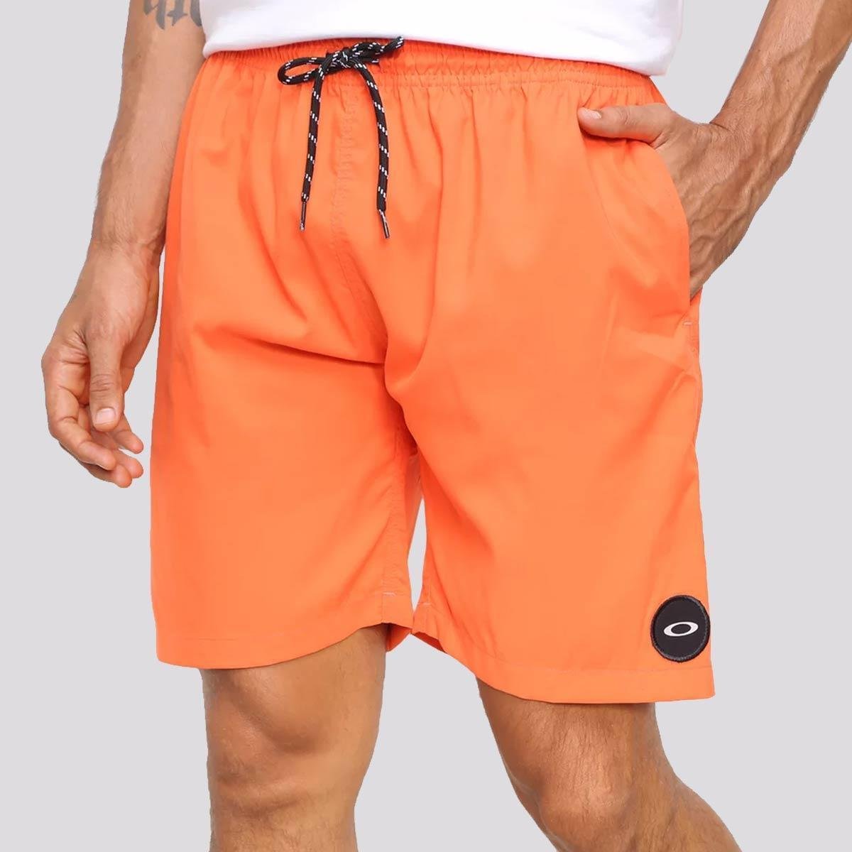 Bermuda Oakley 18 Trunk Laranja Menor preço em Bermuda Oakley 18 Trunk Laranja