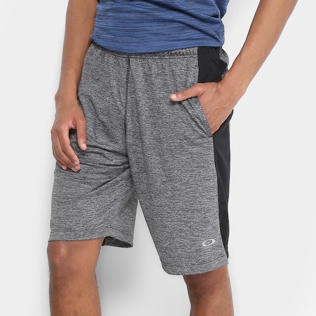 Bermuda Oakley Icon Woven Masculina - Chumbo é boa?