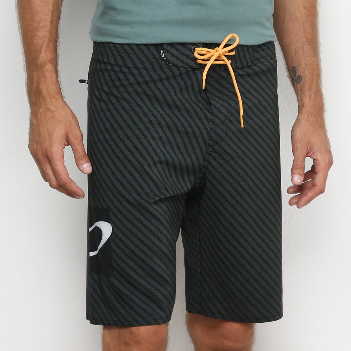 bermuda oakley netshoes