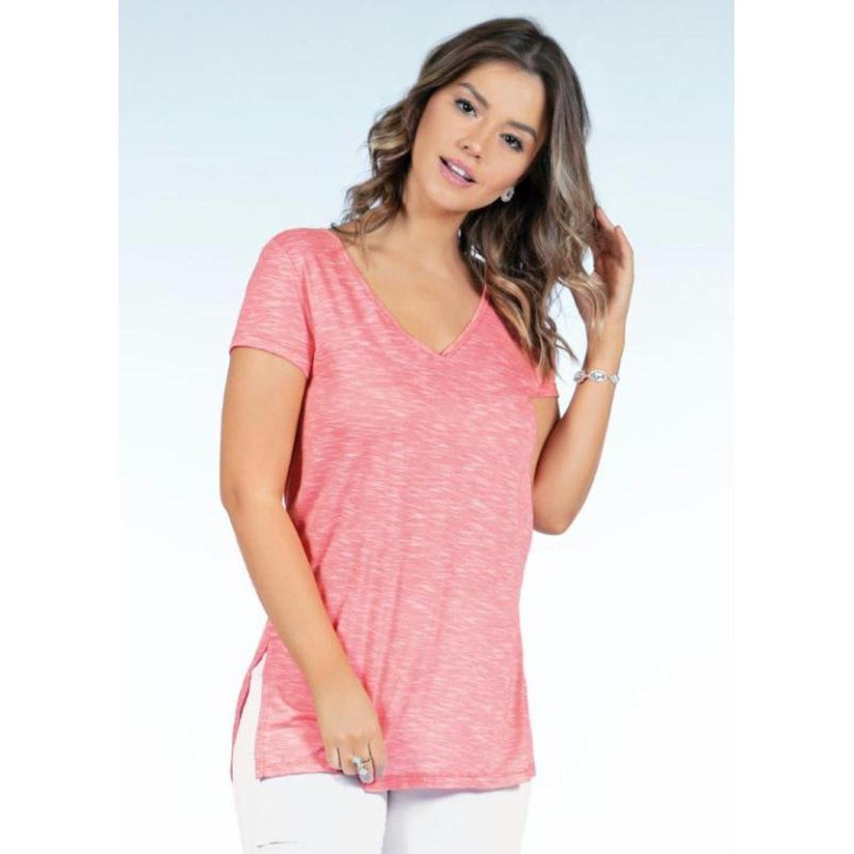 blusa na cor coral