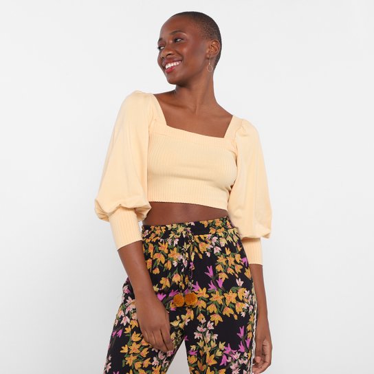 Blusa Farm Cropped Ribana Manga 7/8 Bufante Feminina - Bege Menor preço em Blusa Farm Cropped Ribana Manga 7/8 Bufante Feminina - Bege