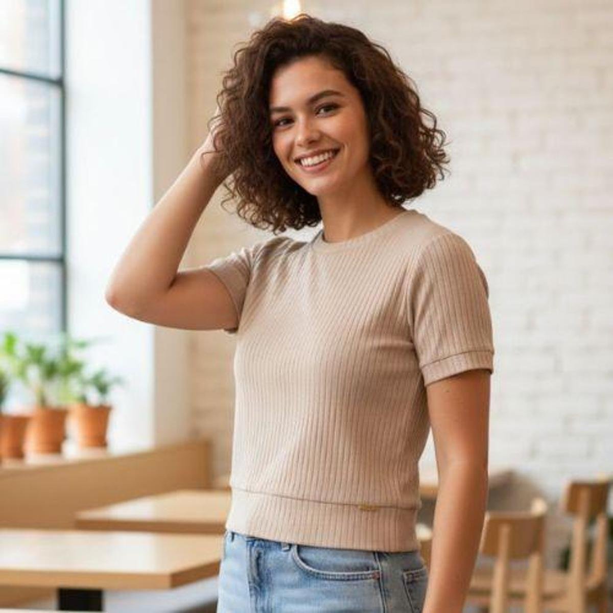 Blusa Feminina Canelada com Altura de Cós Cativa é ruim? Blusa Feminina Canelada com Altura de Cós Cativa é boa?