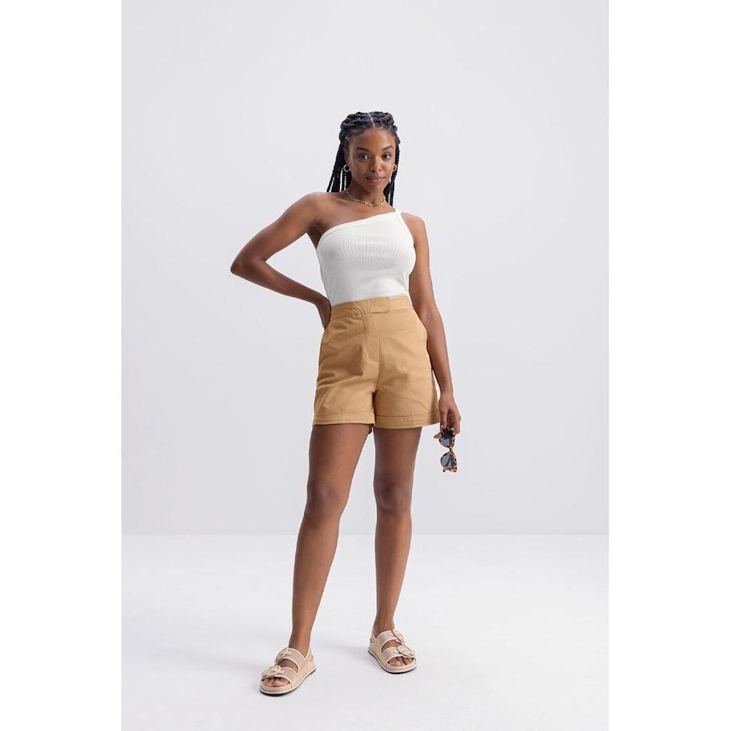 Blusa feminina com decote assimétrico Essendi