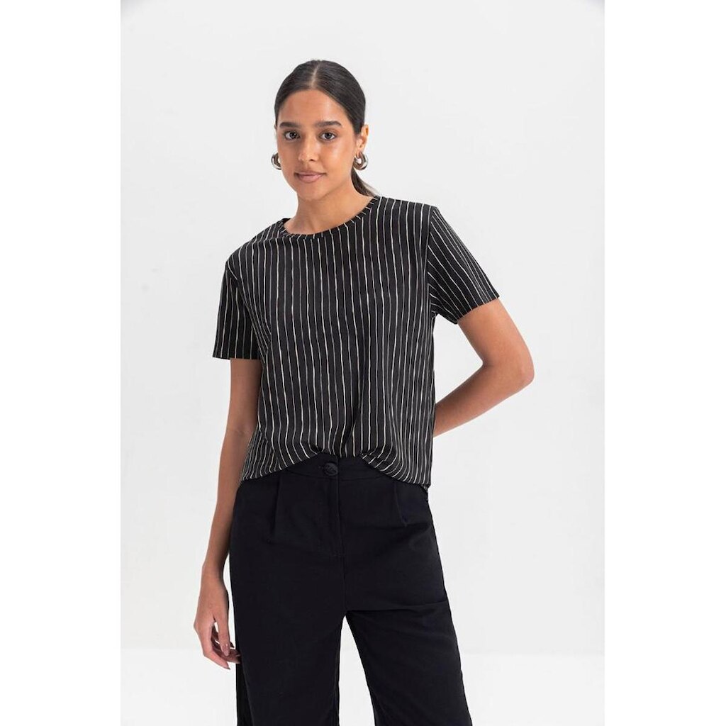 Blusa Feminina Com Listras Essendi