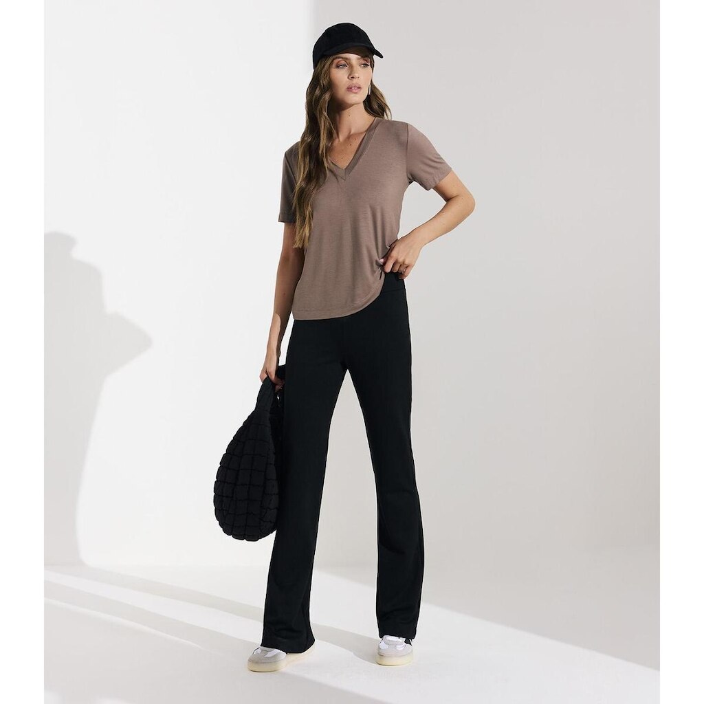 Blusa Feminina Em Malha Modal E Decote V Veev Marrom