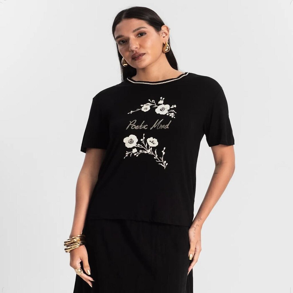 Blusa Feminina Manga Curta Brilho Sutil Foil Decote Redondo