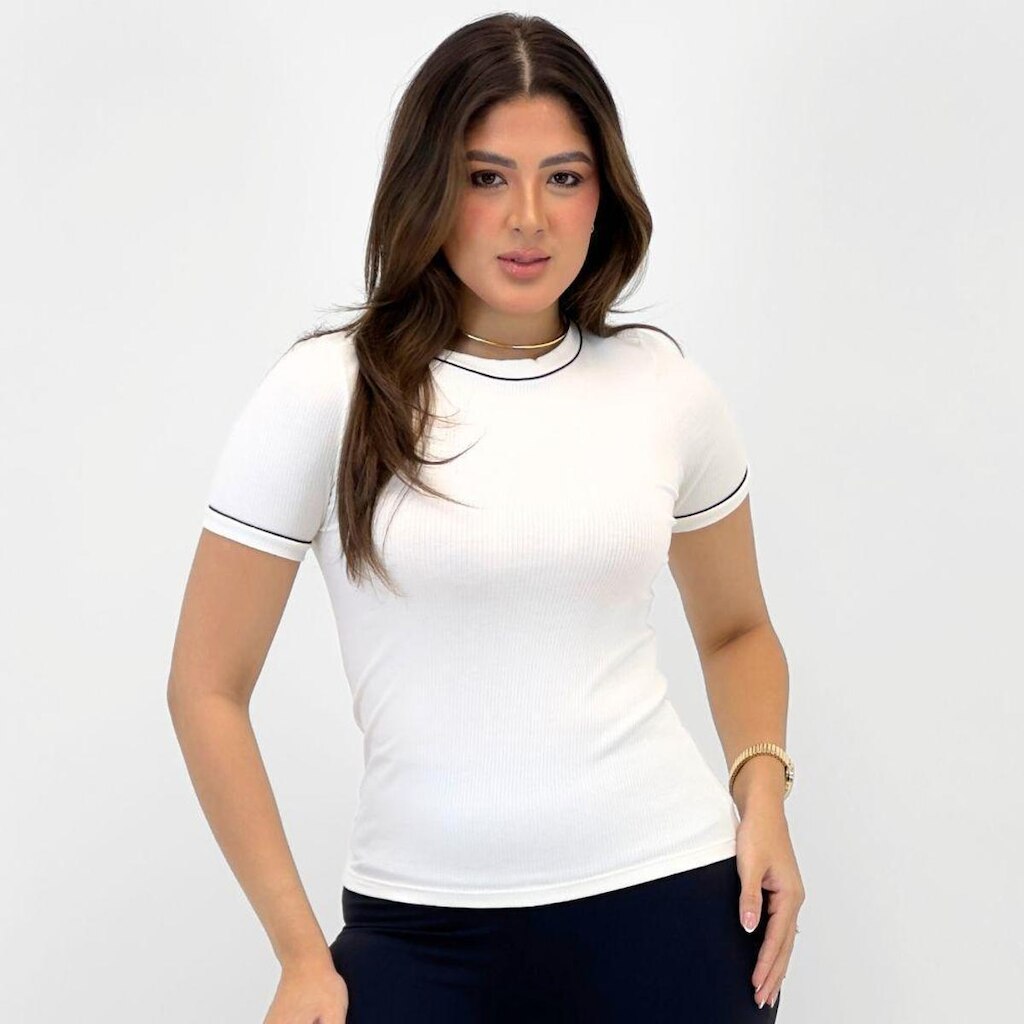 Blusa Malwee Básica Canelada Manga Curta Feminina