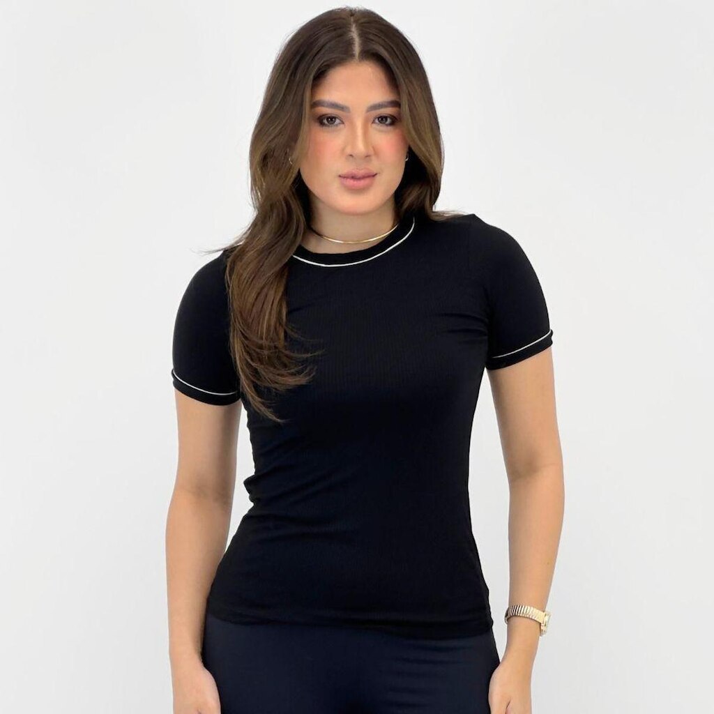 Blusa Malwee Básica Canelada Manga Curta Gola Redonda Feminina