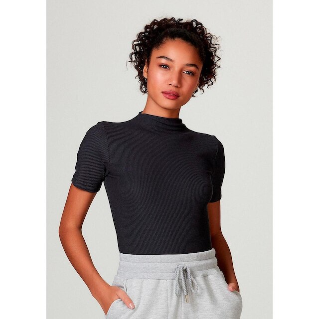 Blusa Manga Curta Básica Hering Gola Alta com Elastano Feminina