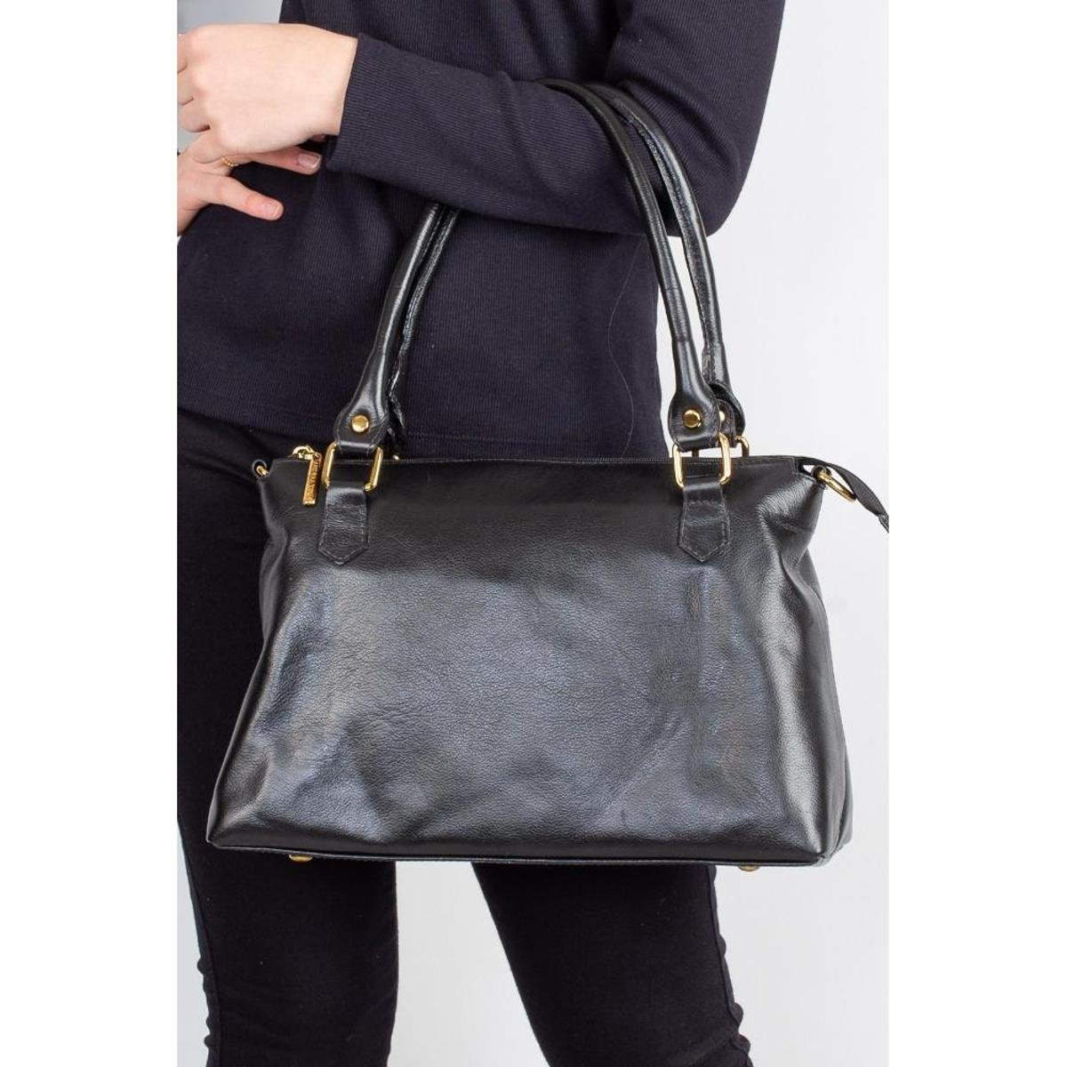 grey suede handbolsa