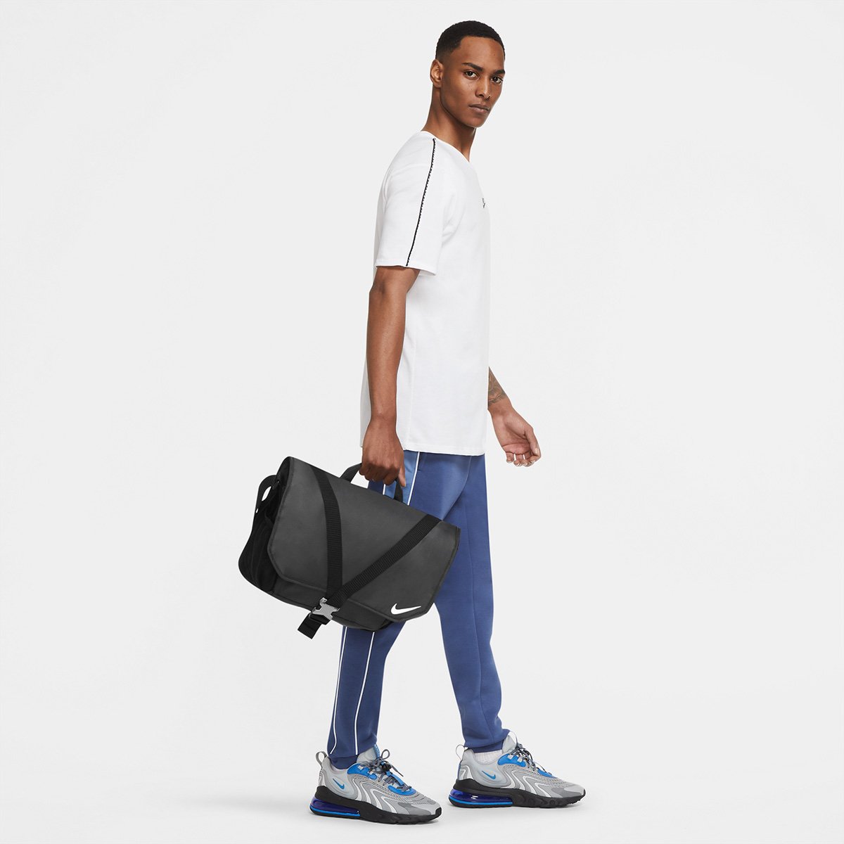 Bolsa Nike Essentials Messenger - Preto+Cinza | Netshoes