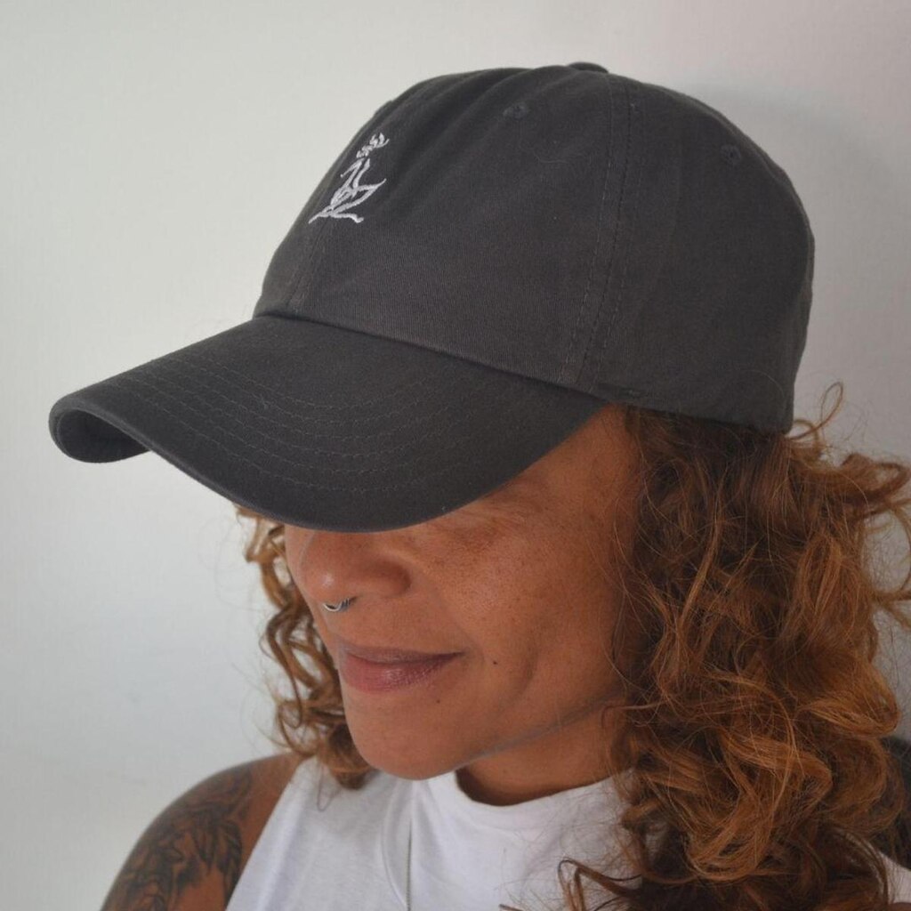 Boné Dad Hat Seis Gomos Bordado - Chumbo