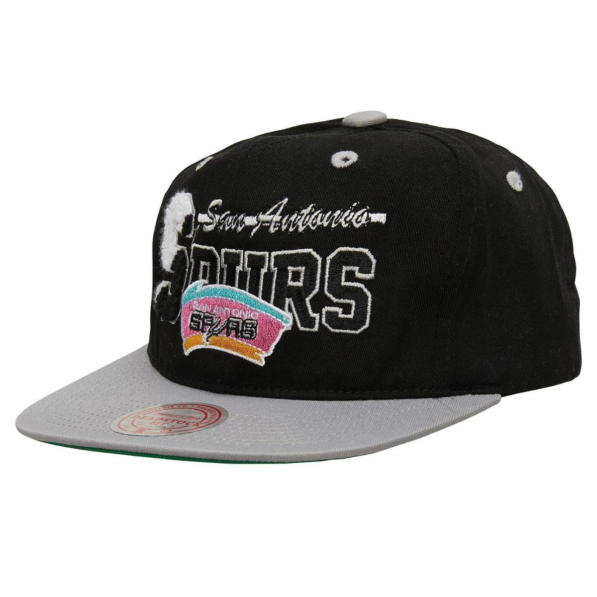 Boné Mitchell & Ness Varsity Letter HWC San Antonio Spurs Masculino