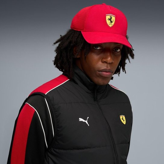 Boné Scuderia Ferrari Trucker